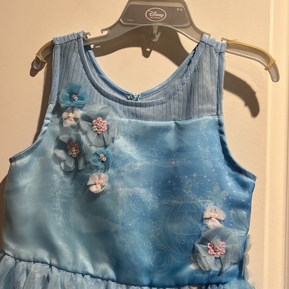 Cinderella dress from Disney store size 5/6 excellent used condition - Picture 2 of 12